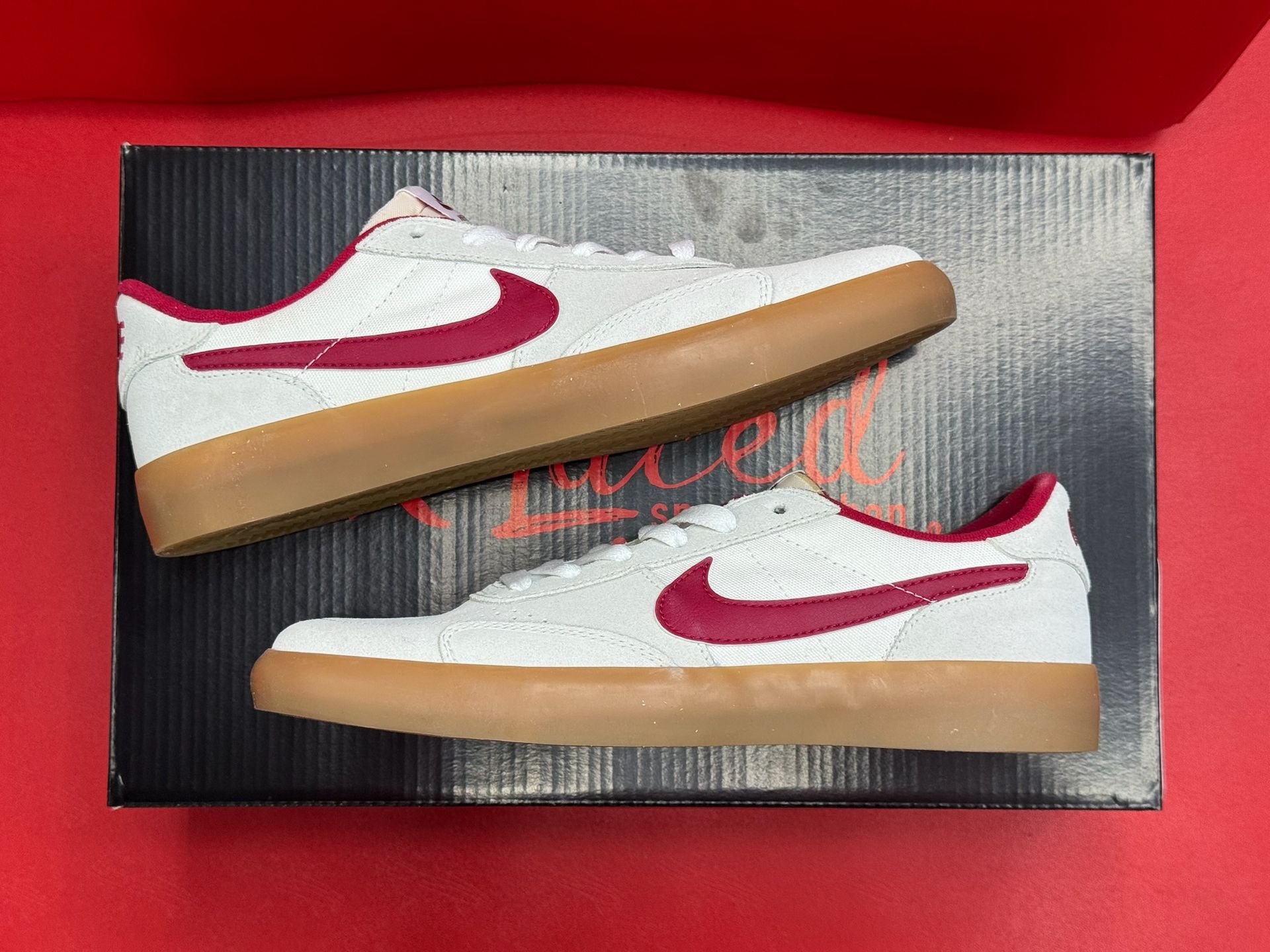 7.5M Nike SB Heritage Vulc Summit Wht Cardinal Rec