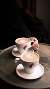 Kopje koffie als symbool voor gezelschap en een goed gesprek