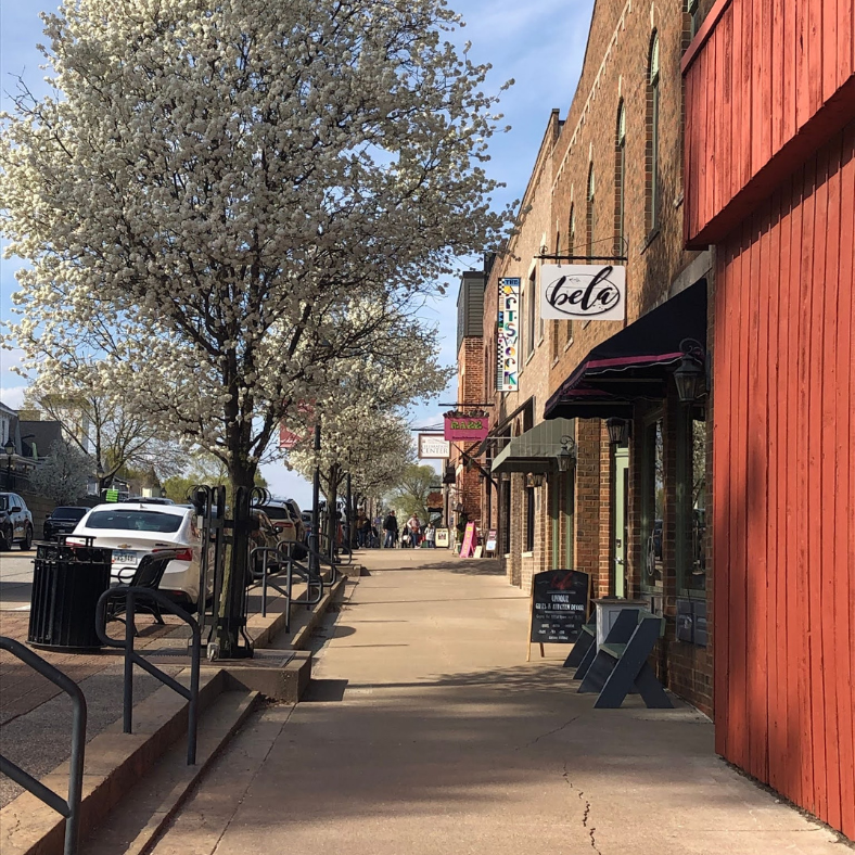 We Buy Houses in LeClaire, IA Fast for Cash