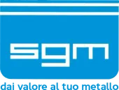 Logo SGM blu con testo bianco e slogan “dai valore al tuo metallo”