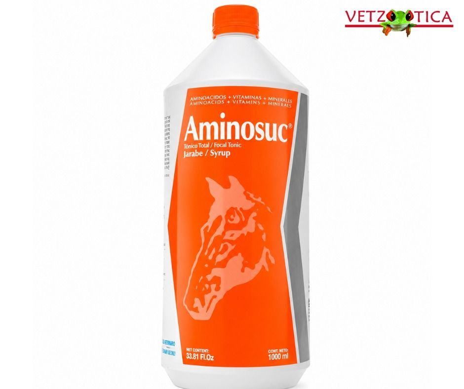 Frasco de suplemento veterinario Aminosuc de color naranja y blanco con dibujo de un caballo y el logotipo de Vetzotica.