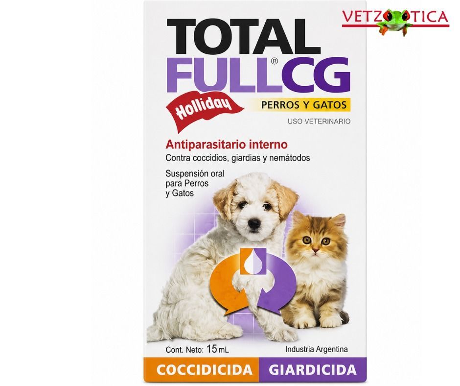Envase del antiparasitario Total Full CG para perros y gatos, con un cachorro y un gatito sobre fondo blanco.