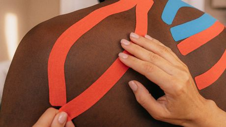 Kinesiology Taping on shoulders