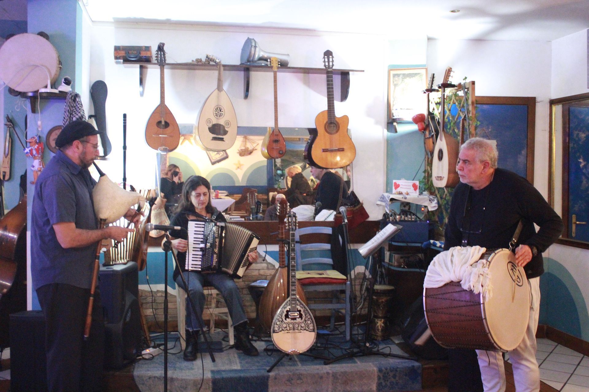 musica greca dal vivo