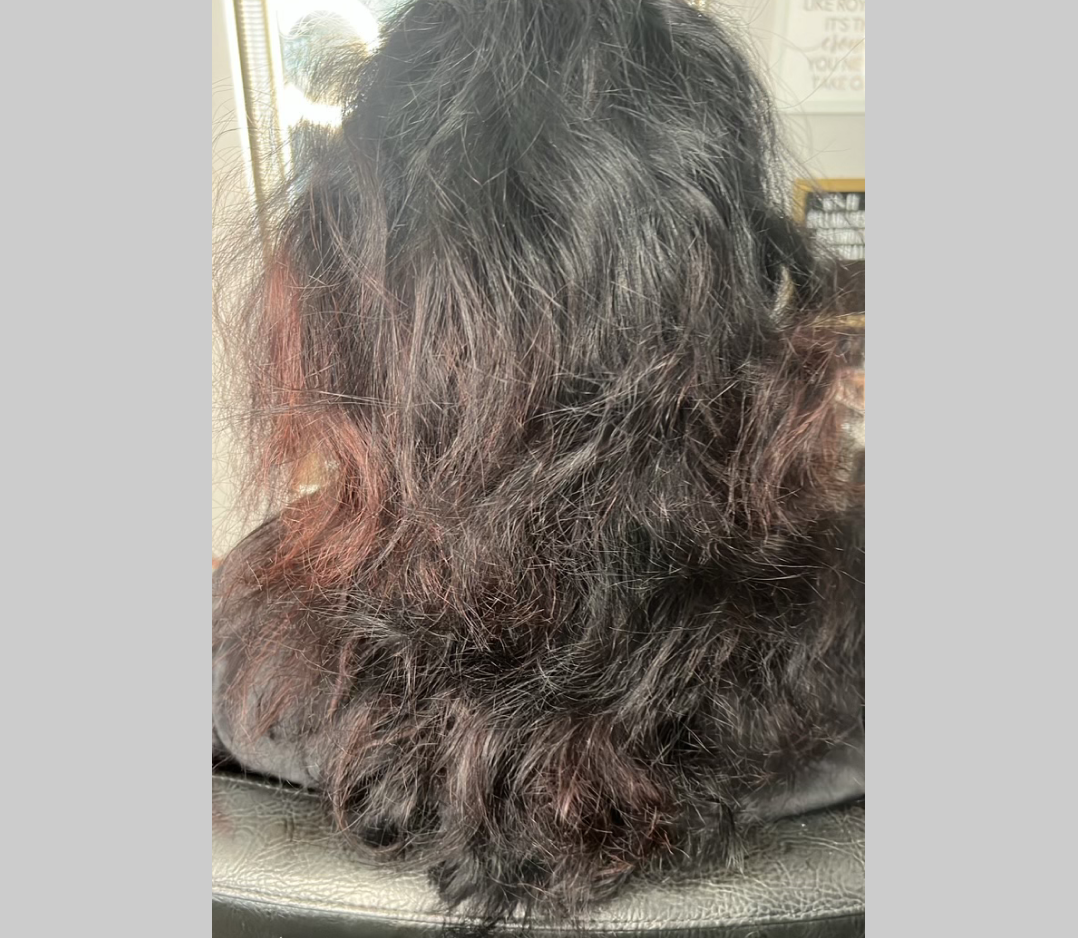 Kinky brown hair with bad highlights. This is a before picture.