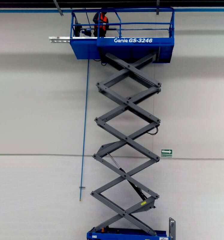 IMICAP DIVISIÓN RENTA PLATAFORMAS DE ELEVACIÓN - PLATAFORMA DE TIJERA MOD. GS 3246