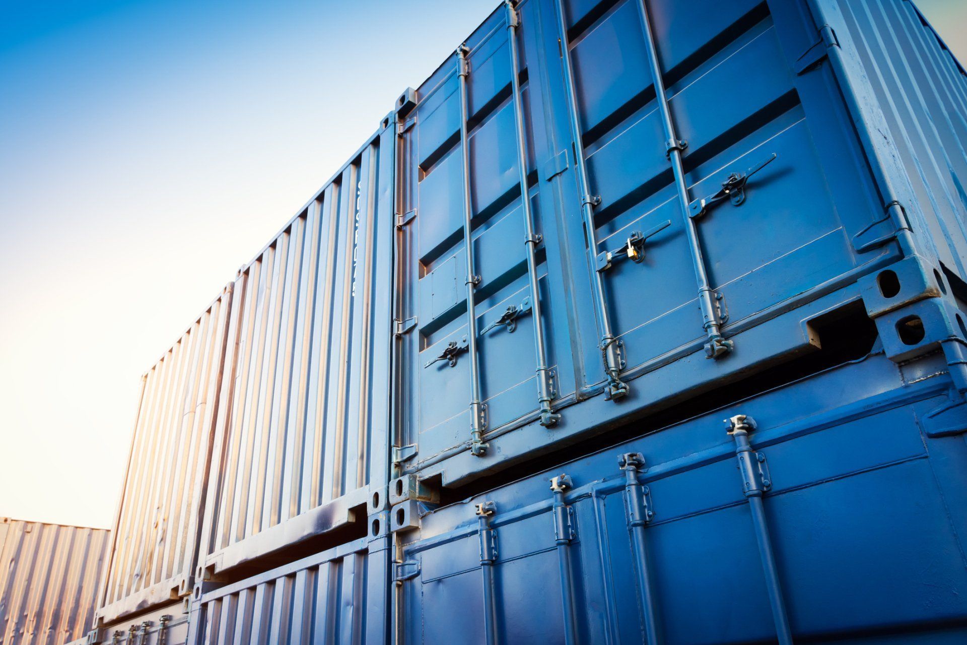 Storage containers