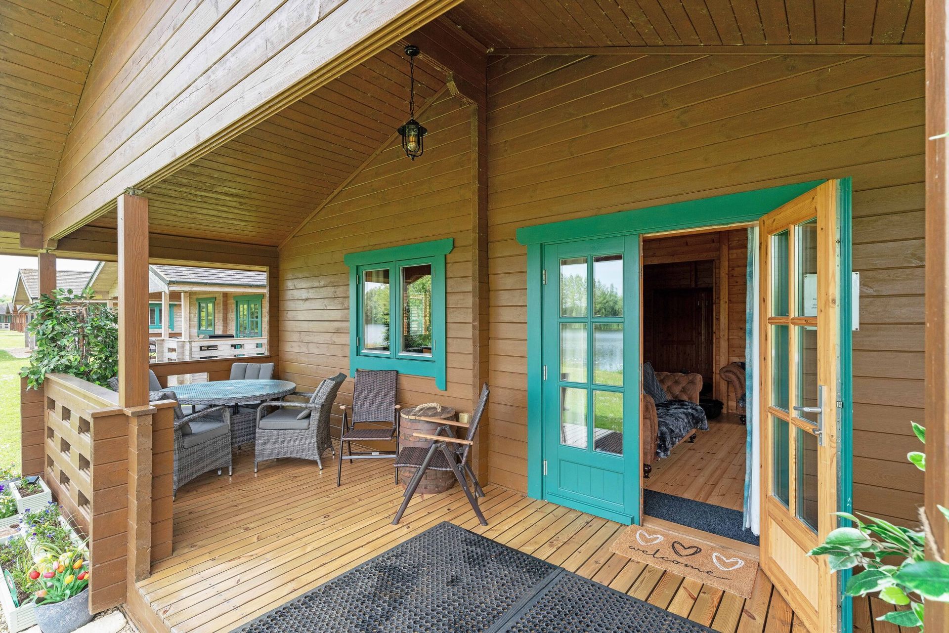 Covered veranda and entrance to Lodge 5 Heron