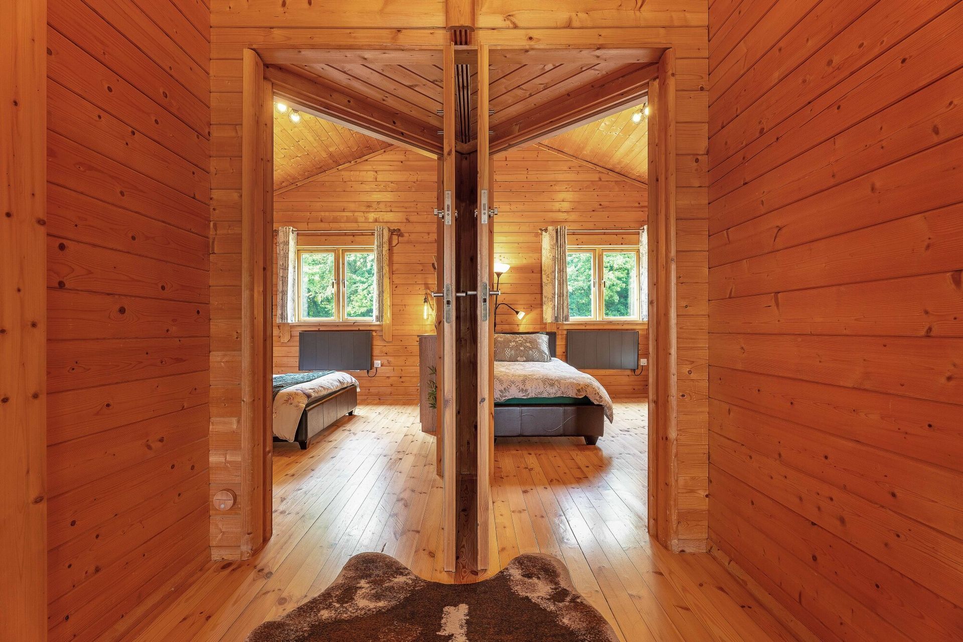 Scandinavian-style bedrooms at Lodge 5 Heron