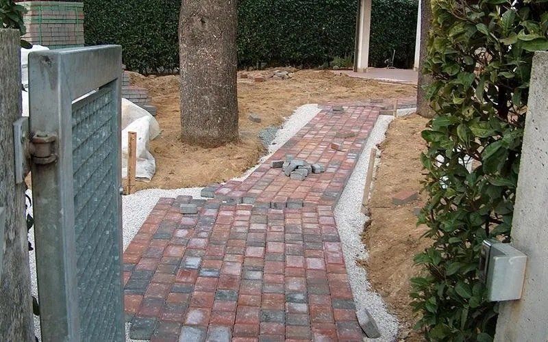 Rifacimento pavimentazione esterna