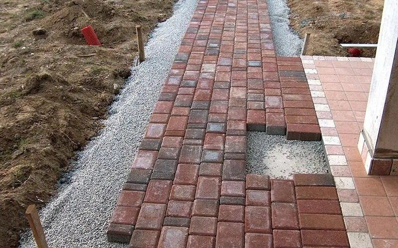 Rifacimento pavimentazione esterna