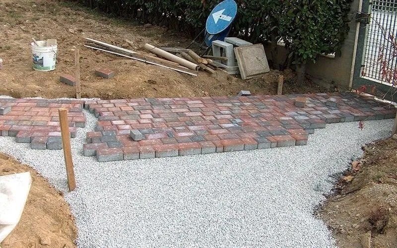 Rifacimento pavimentazione esterna