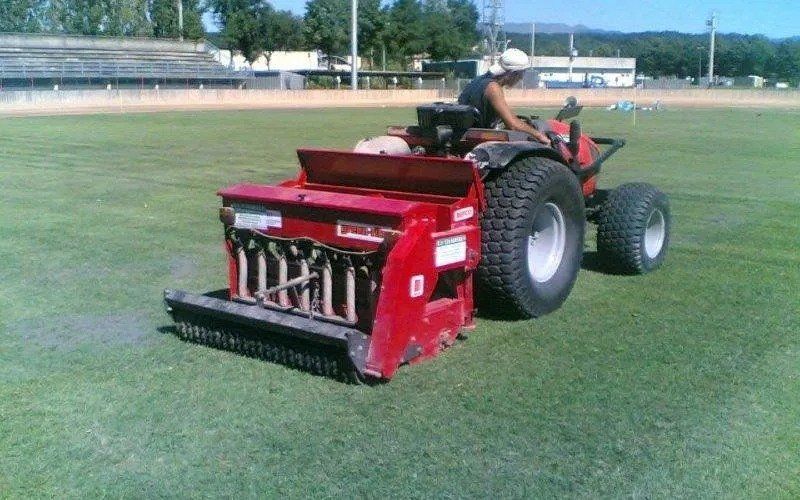 Manutenzione campo sportivo