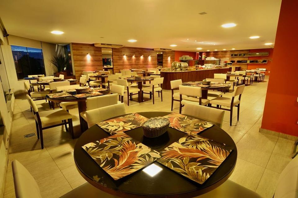 Lazer e tranquilidade no Hotel JK Premium, com espaços perfeitos para relaxar e se divertir.