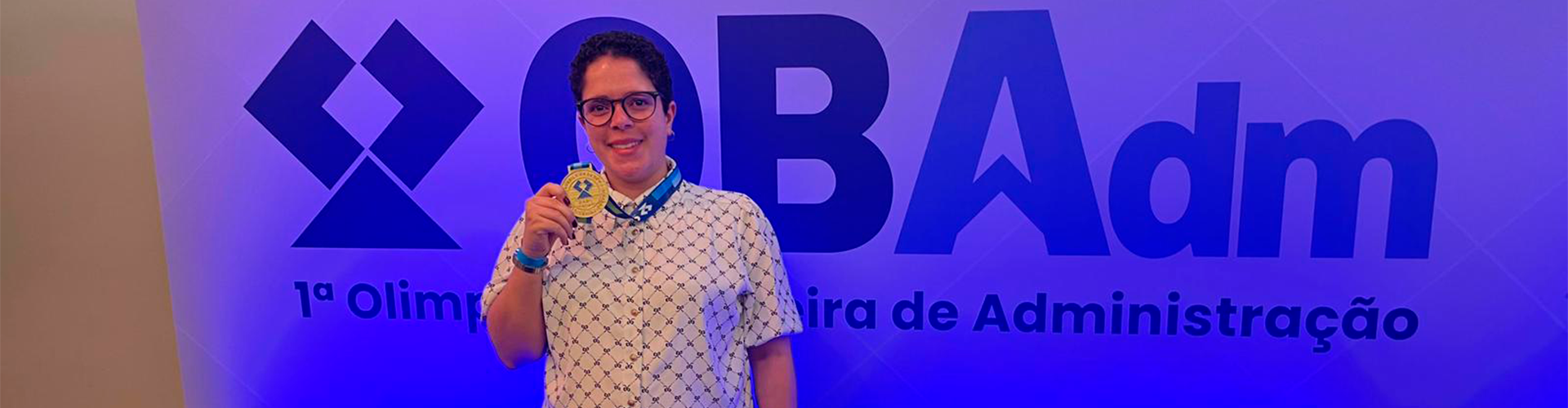 Aluna da UNIFASE ganha medalha de ouro na 1ª Olimpíada Brasileira de Administração