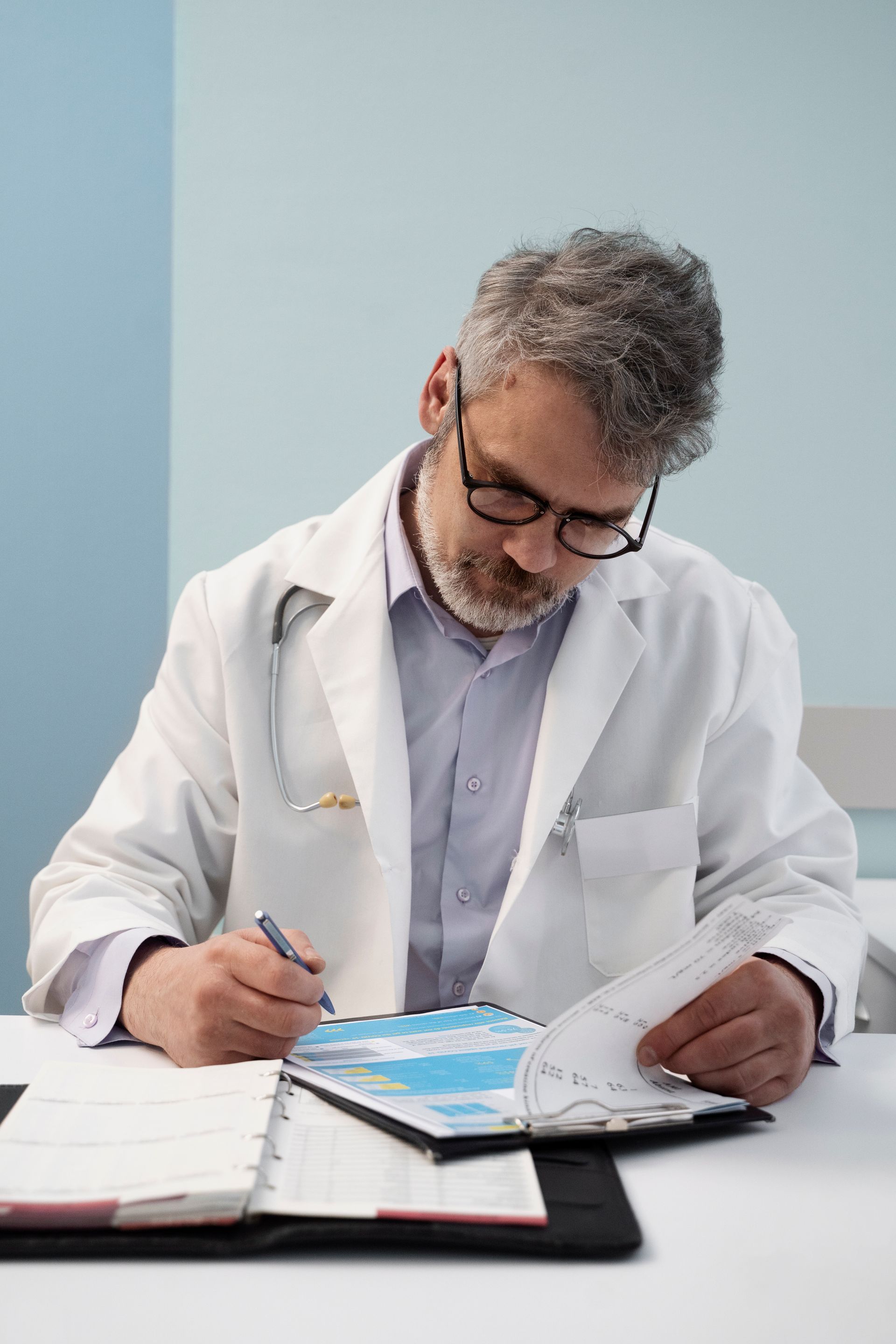 Alunos da pós-graduação em Medicina Legal e Perícia Médica da UNIFASE/FMP são aprovados na Prova de Certificação da AMB e da ABMLPM Nacional