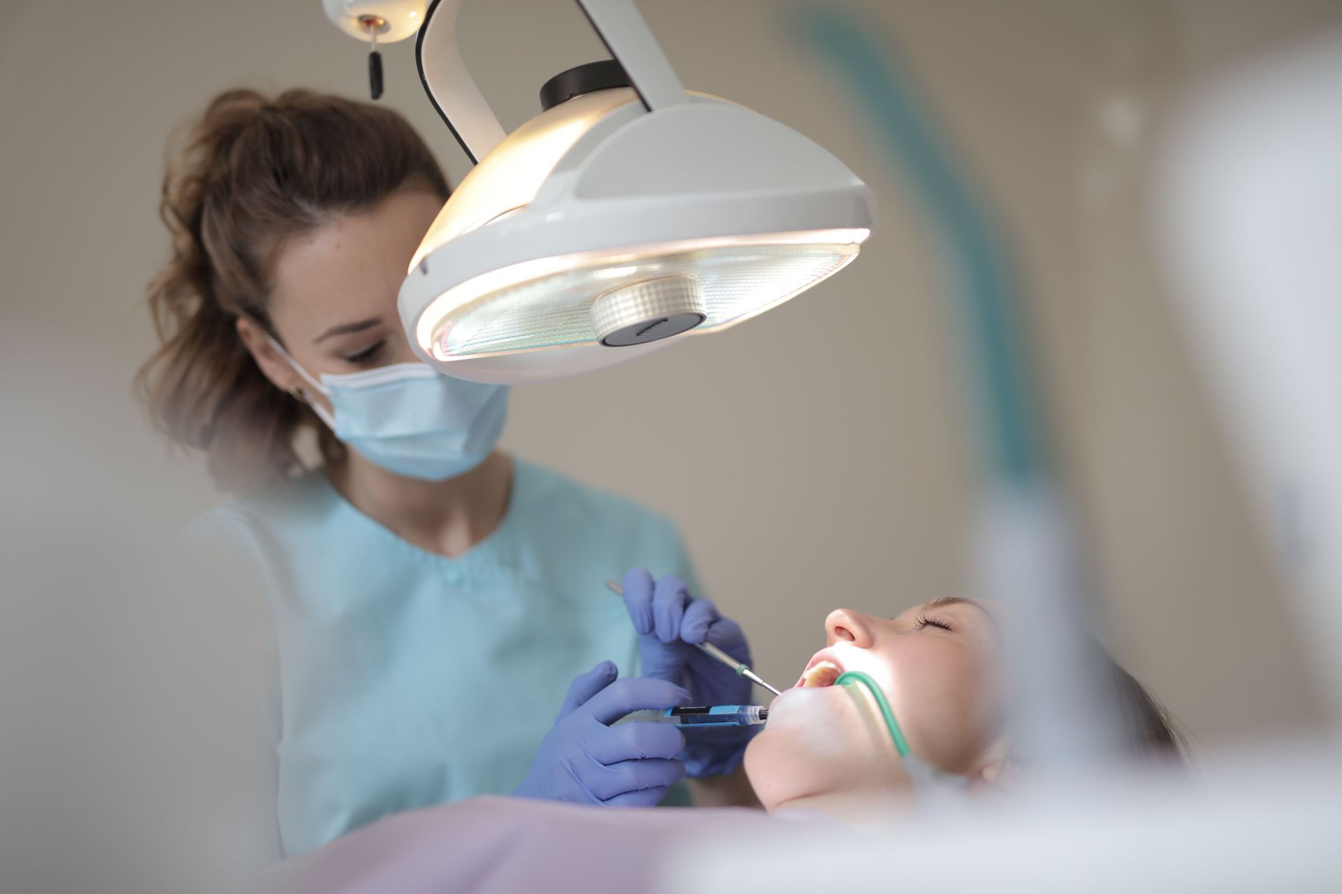 Terapia pulpar em dentes dec&iacute;duos: como tomar decis&otilde;es cl&iacute;nicas mais seguras e baseadas em evid&ecirc;ncias