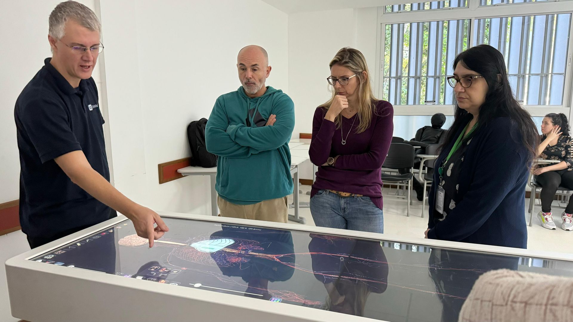 Inova&ccedil;&atilde;o: mesa anat&ocirc;mica 3D com r&eacute;plicas em tamanho real &eacute; adquirida pela UNIFASE/FMP