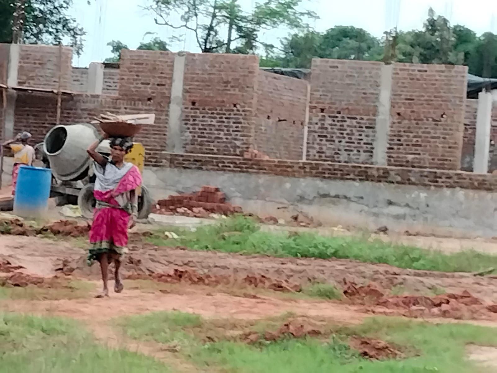 <p class="rteBlock">Miracle Orphanage Building Project, India</p>