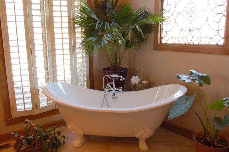 Detached Bathtub | Wishon & Carter Builders