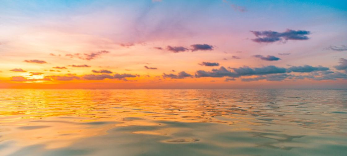 A beautiful sunset over the ocean. Couples retreat in Orlando, FL can help your reconnect with your partner. Intimacy workshops and couples retreats in Florida, Georgia, North Carolina and beyond.