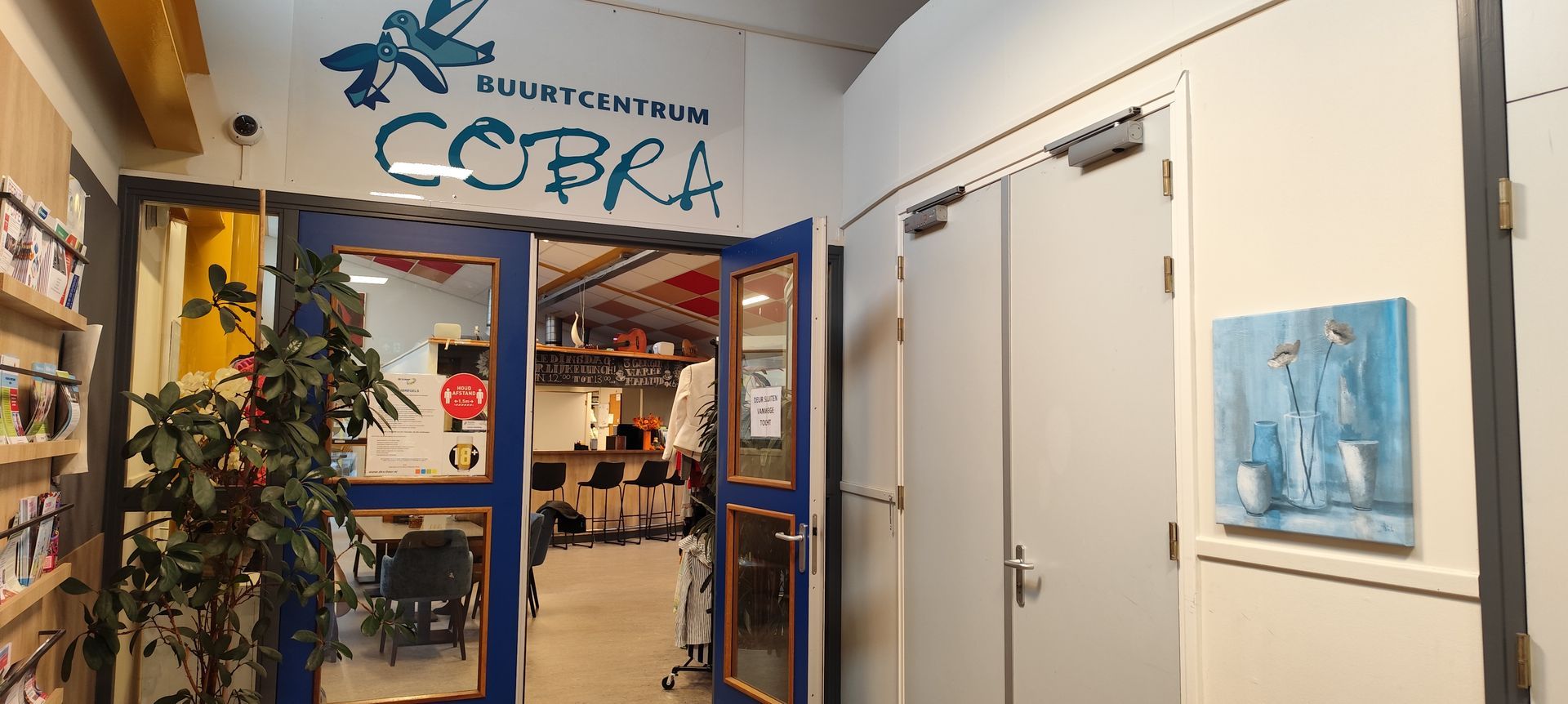 De entree van Buurtcentrum Cobra..