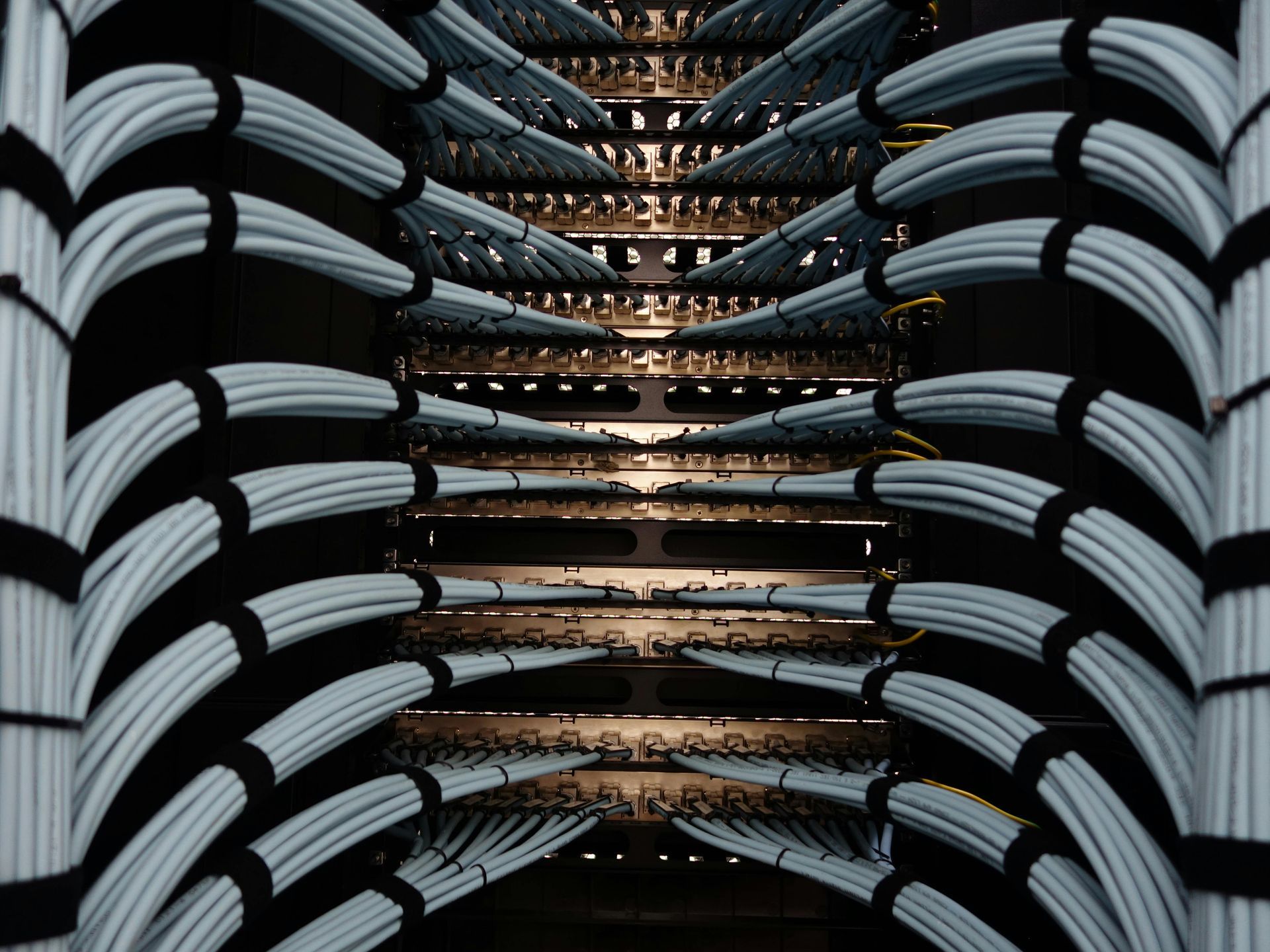 neat and tidy data cables running from a server