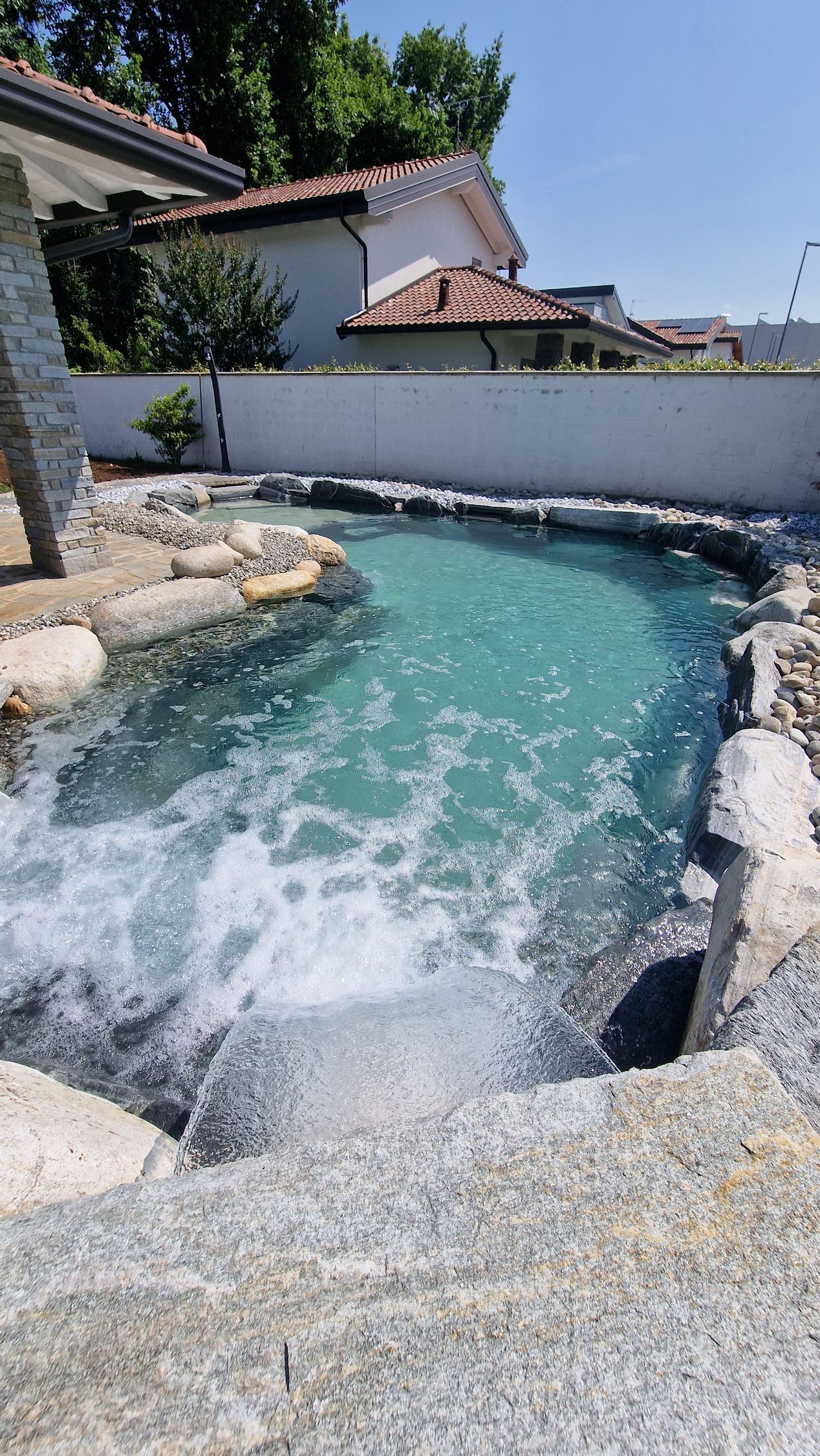 piscina alpina naturale realizzata da Rocks Design