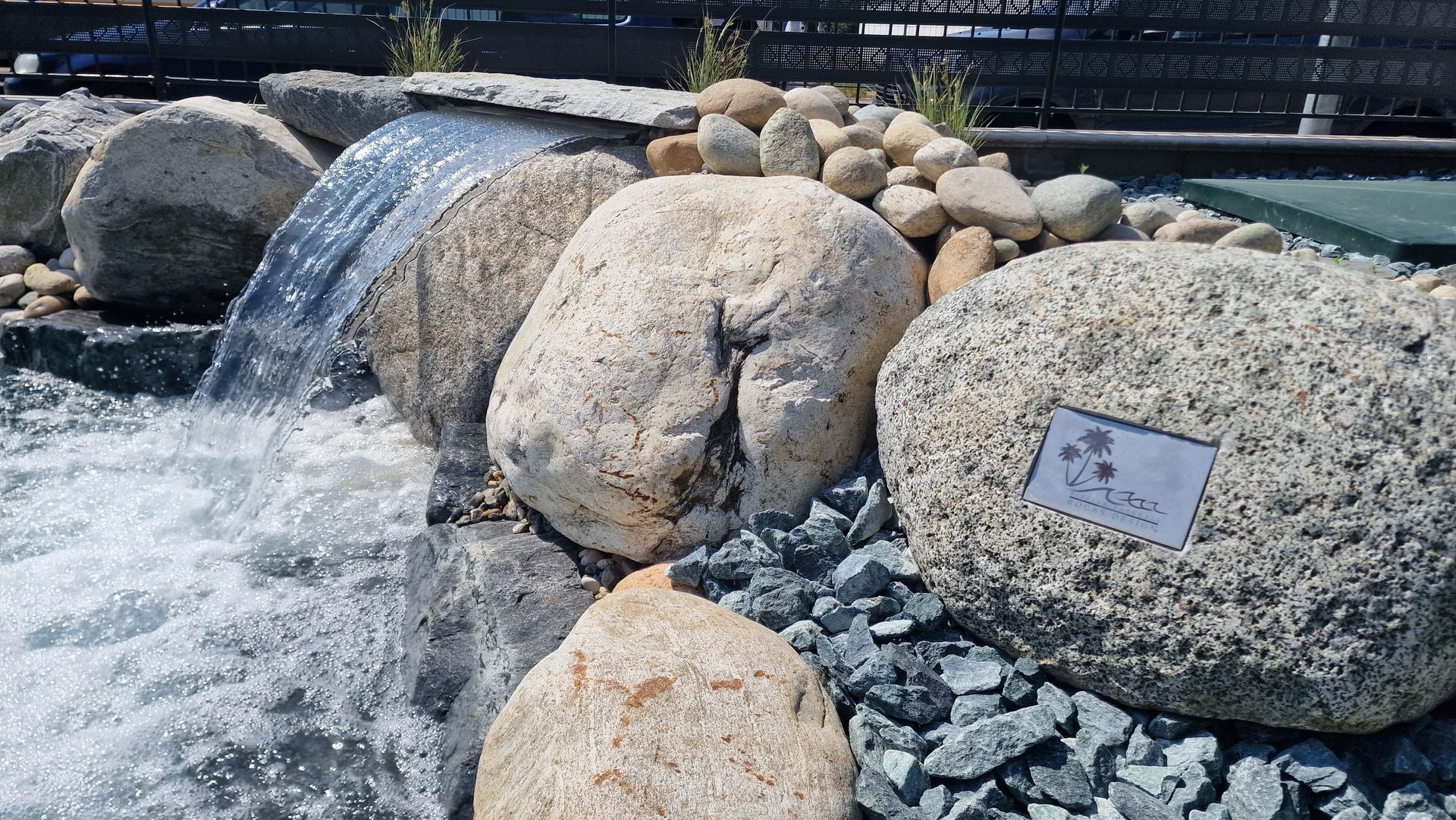 piscina alpina naturale realizzata da Rocks Design