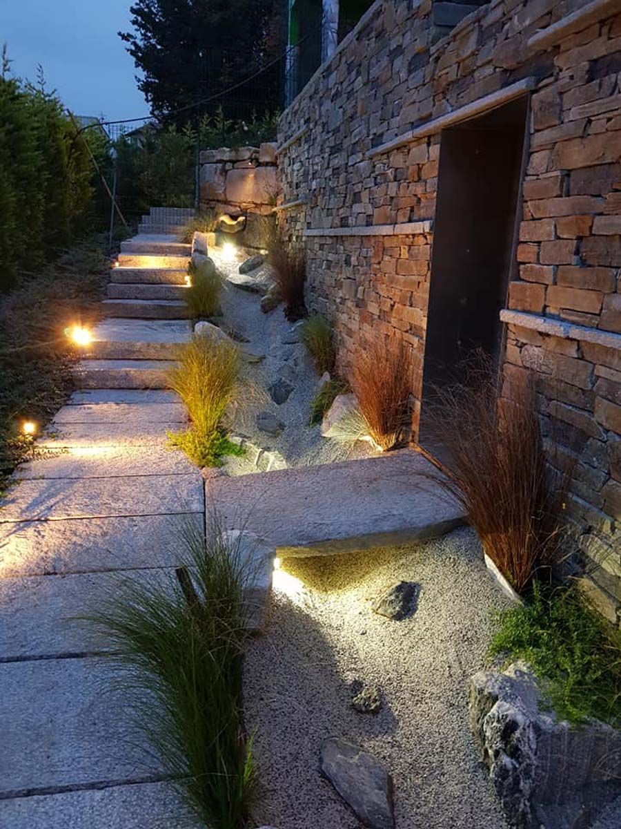 cascata da giardino realizzata da Rocks Design