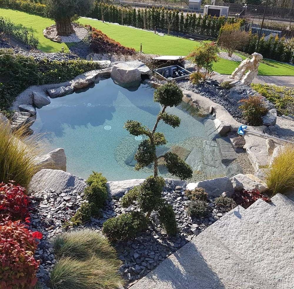 cascata da giardino realizzata da Rocks Design