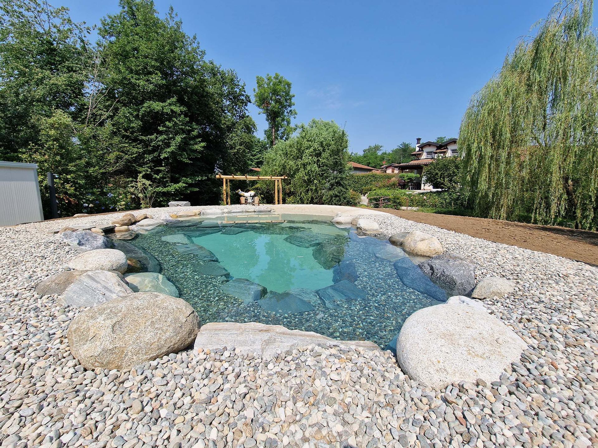 piscina alpina naturale realizzata da Rocks Design