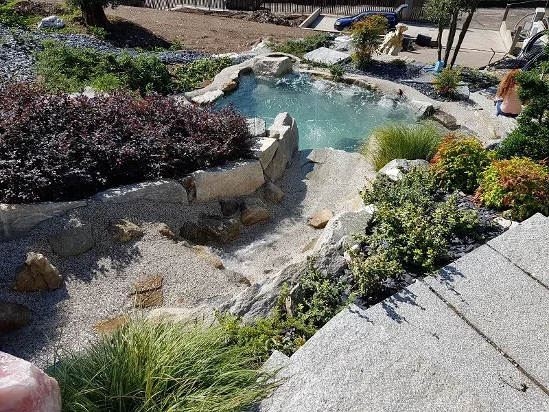 cascata da giardino realizzata da Rocks Design