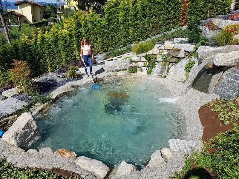 cascata da giardino realizzata da Rocks Design