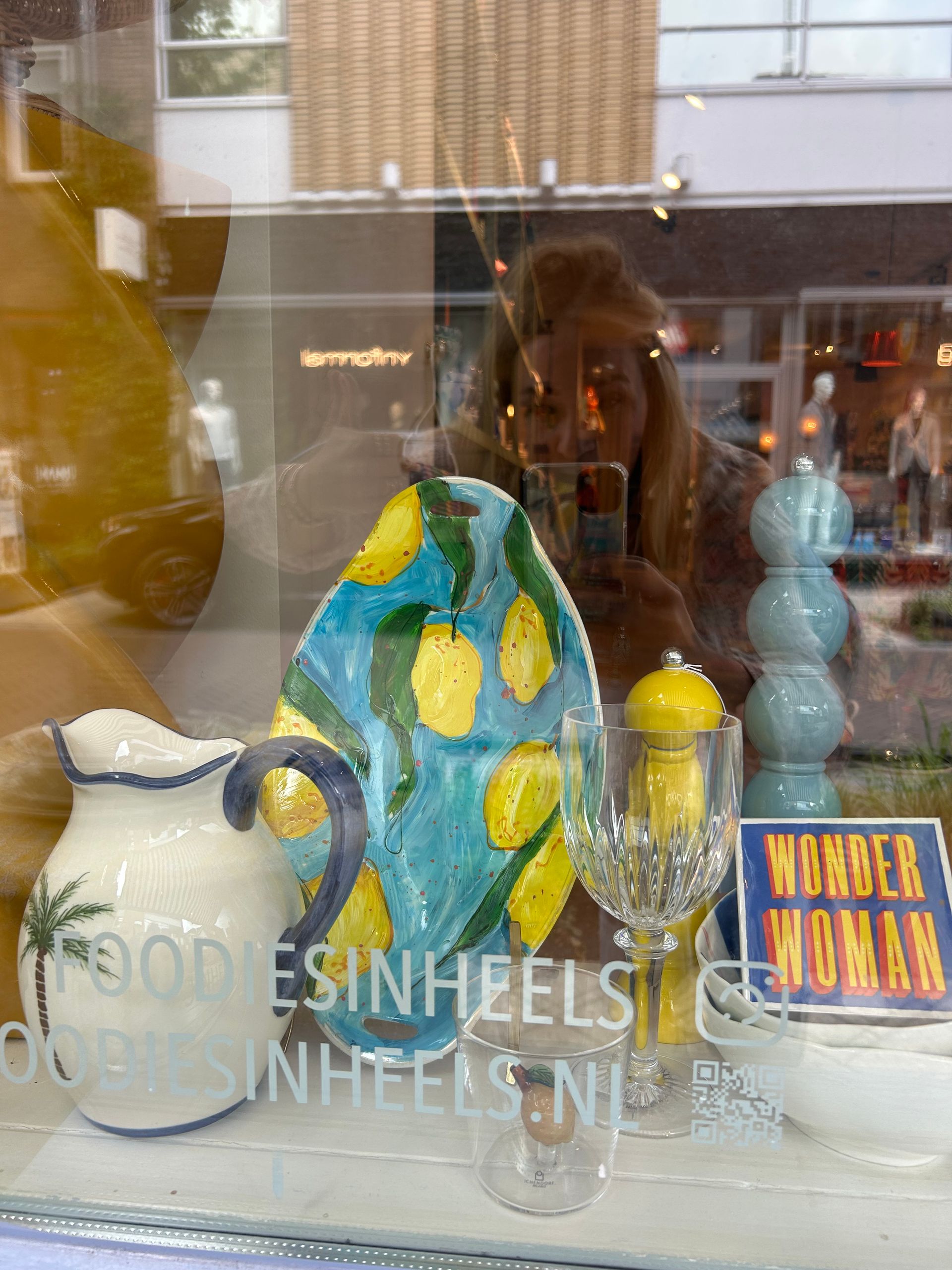 handbeschilderde schalen borden muurdecoratie keukenstyling 