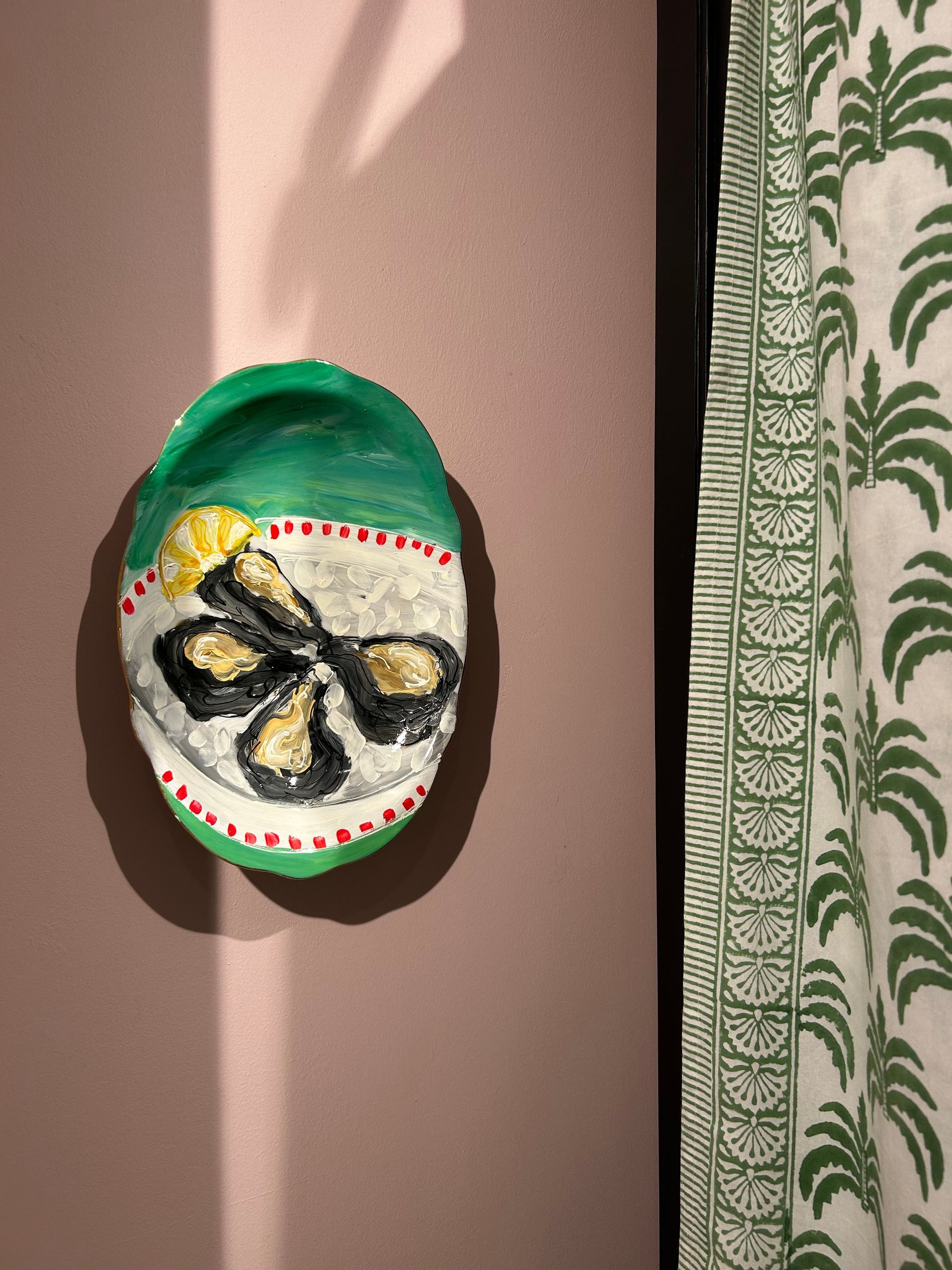 handbeschilderde schalen borden muurdecoratie keukenstyling 