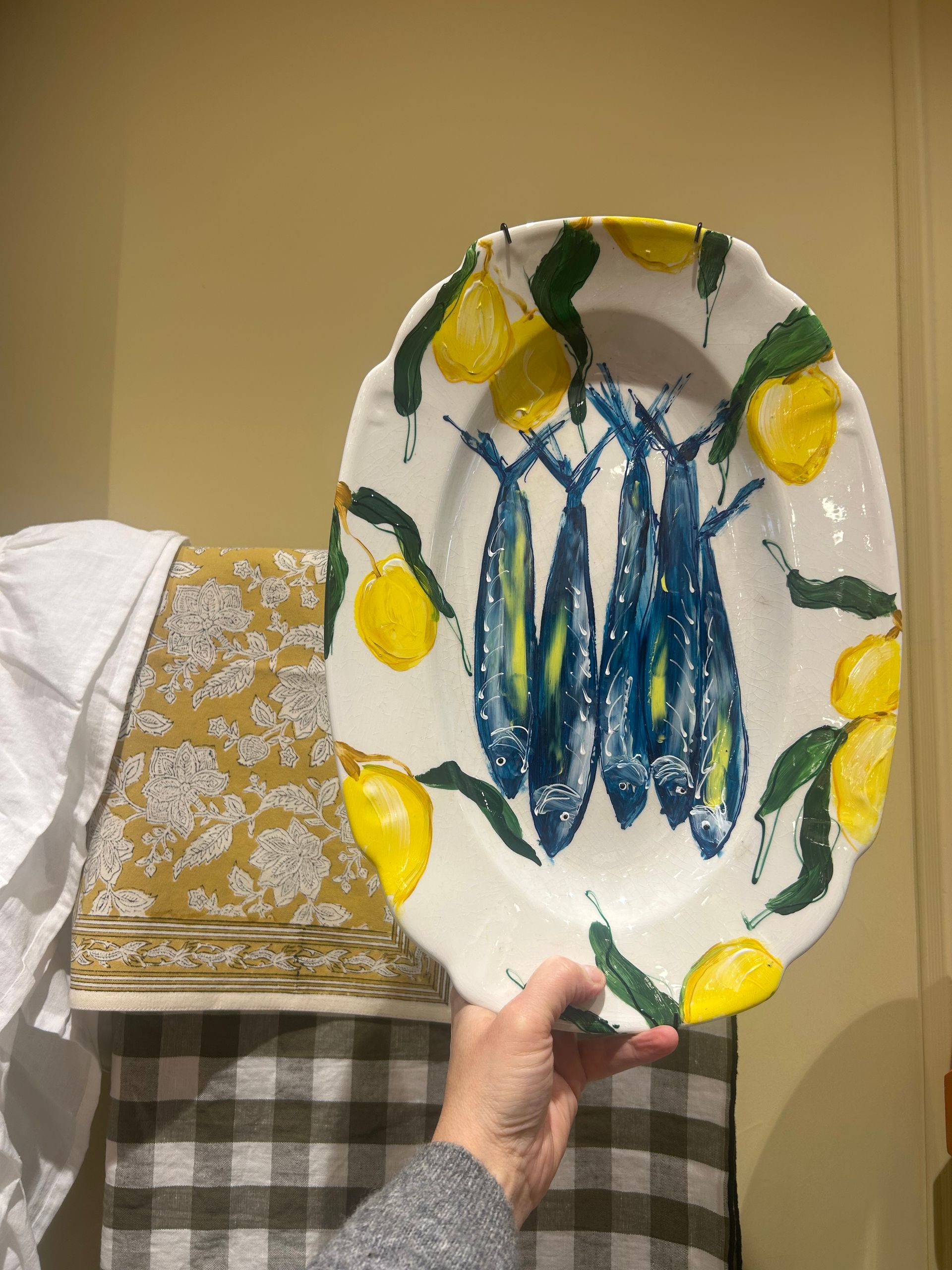 handbeschilderde schalen borden muurdecoratie keukenstyling 