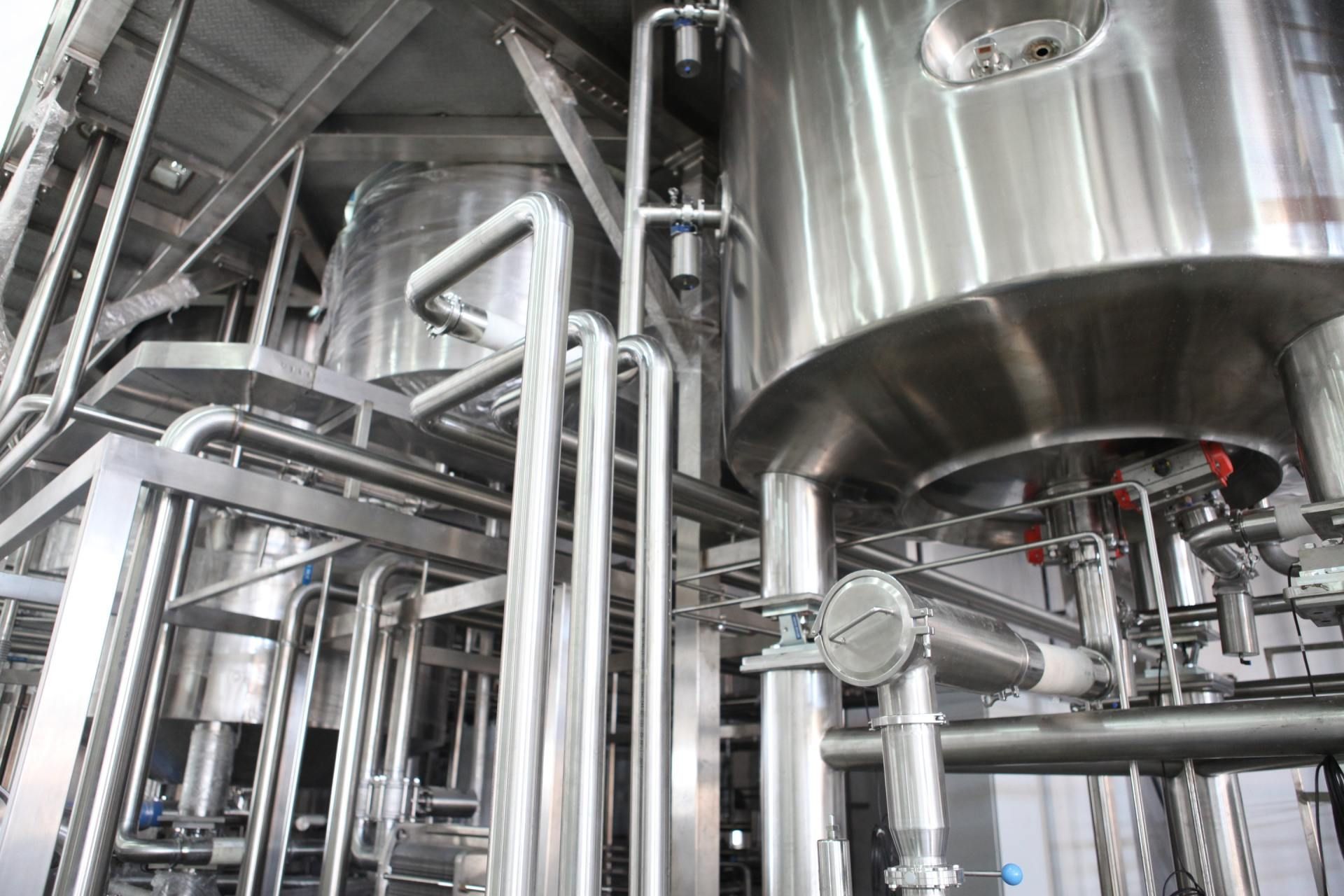 How Laub\Hunt Packaging Systems Builds a Liquid Filling Machine