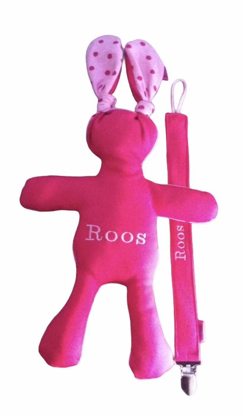 Roze pluche konijnen sleutelhanger met gestippelde oren en bijpassend koordje, met het opschrift 