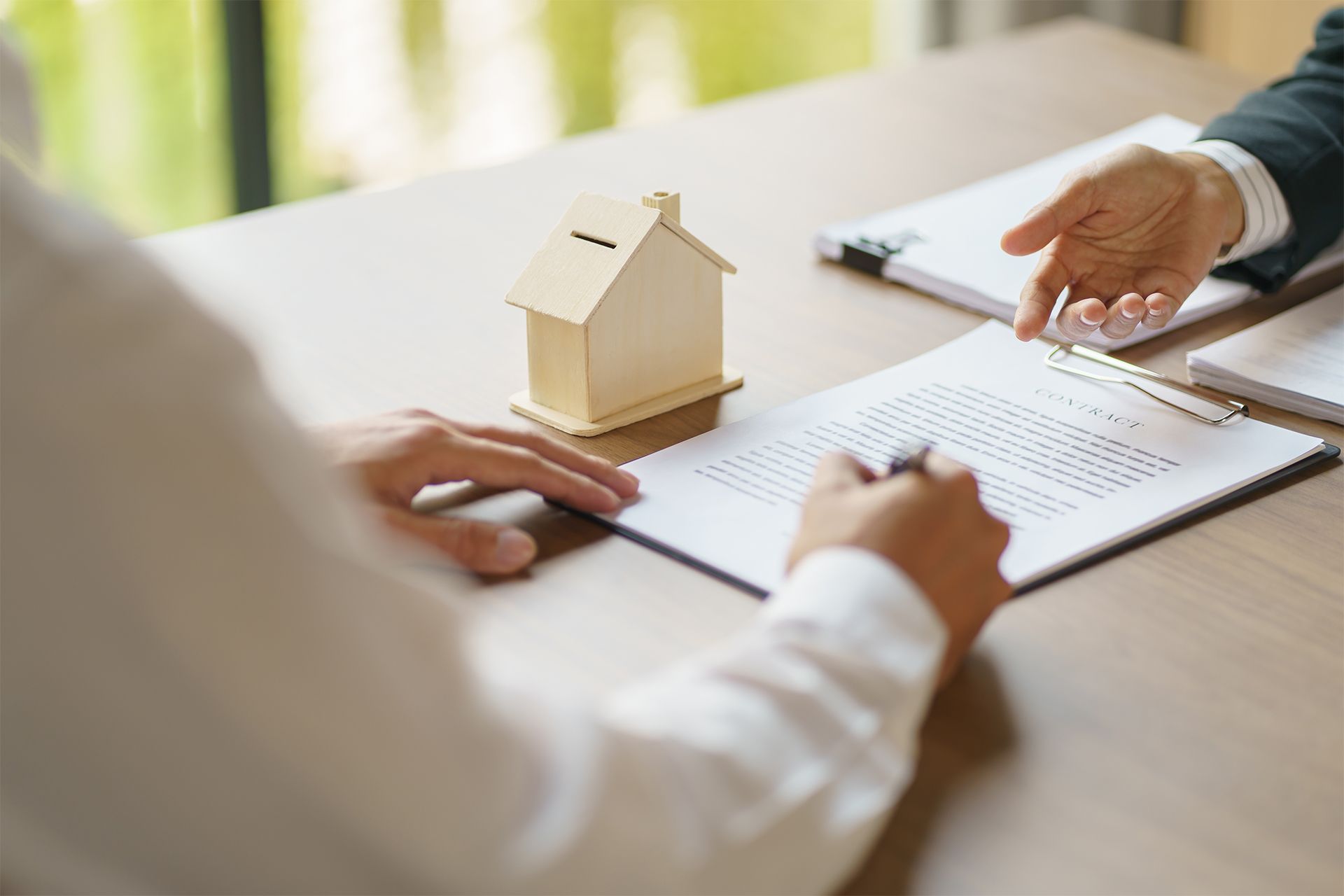 Signing House Contract