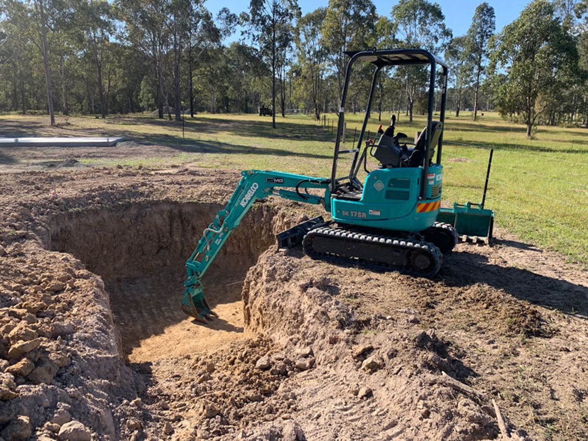 1.7T Kobelco Excavator