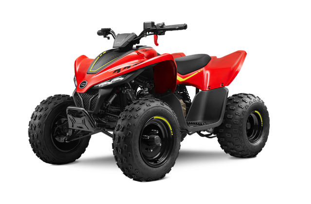 Quad rosso con ruote e pneumatici neri.