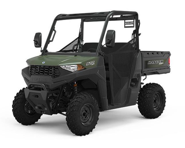 Veicolo utilitario side-by-side Polaris Ranger verde con roll-bar e cassone neri.