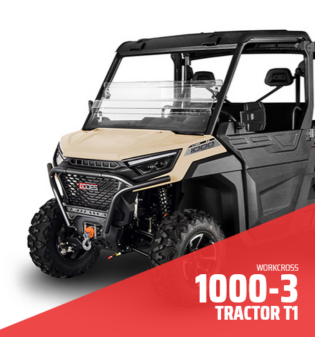 UTV beige e nero con parabrezza, raffigurato su sfondo bianco con una striscia rossa angolata e una scritta