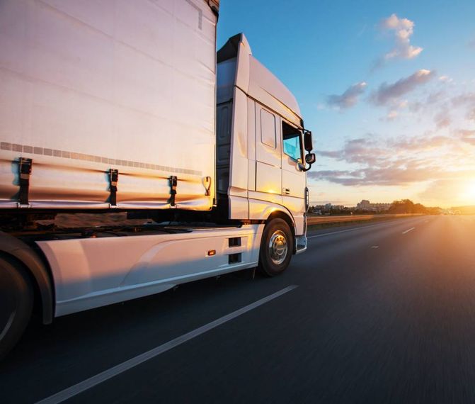 Autoarticolato per trasporti commerciali