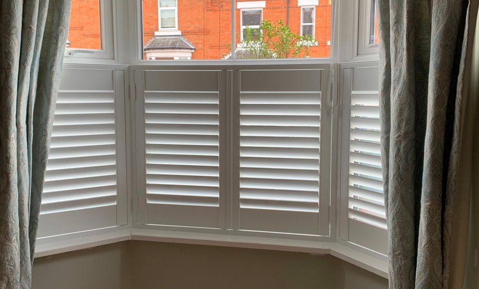 Café-style shutters