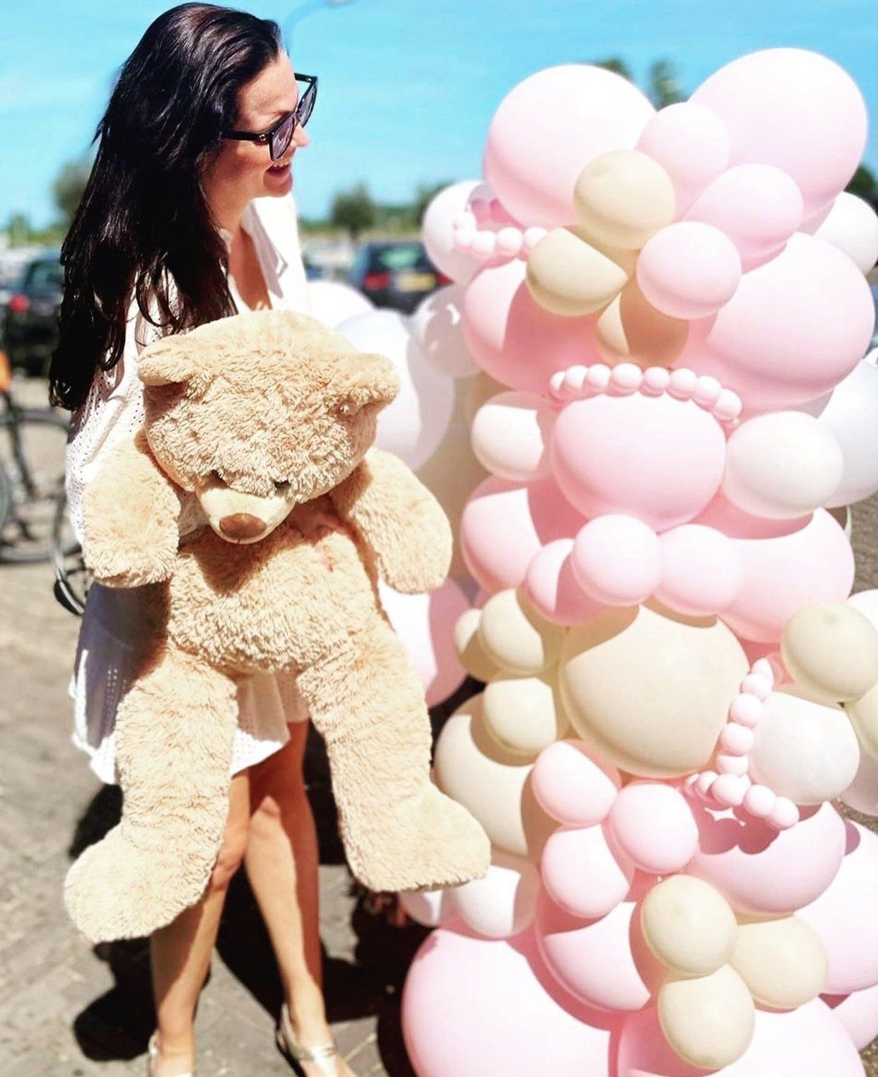Bezig met het organiseren van een babyshower in Den Bosch of omgeving. Feest bij Keet biedt complete babyshower pakketten aan. Ook kleine organic ballonnen decoraties met een beer