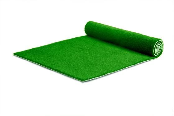 Geen loper in een standaard uitvoering, maar een loper met allure. Sommige gelegenheden vragen om een luxe loper. Speciaal hiervoor adviseren wij onze kwaliteit DALLAS.
Standaard voorzien van een folie laag en rubberen (anti-slip) rug. De kwaliteit DALLAS geeft niet af bij regen. Bovendien zijn deze luxe lopers meerdere malen te gebruiken, zelfs bij intensief gebruik.