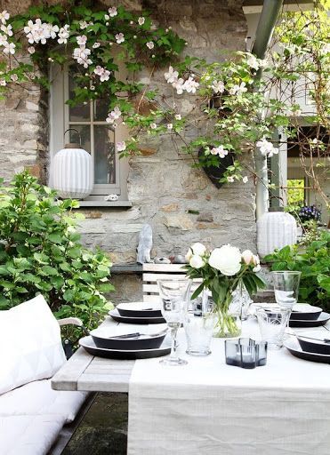 Details - outdoor dining