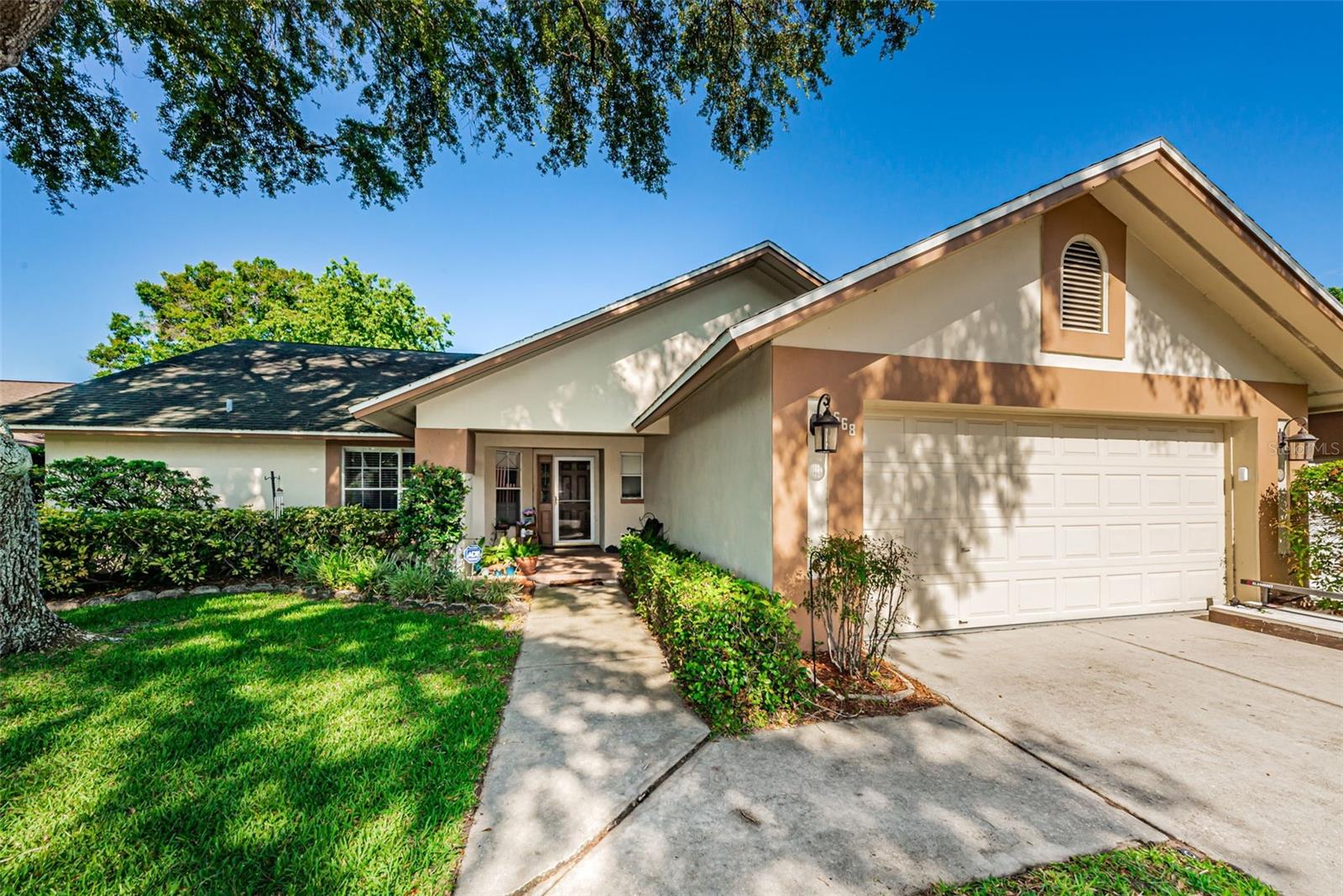 668 Glengary Ln, Palm Harbor, FL 34683